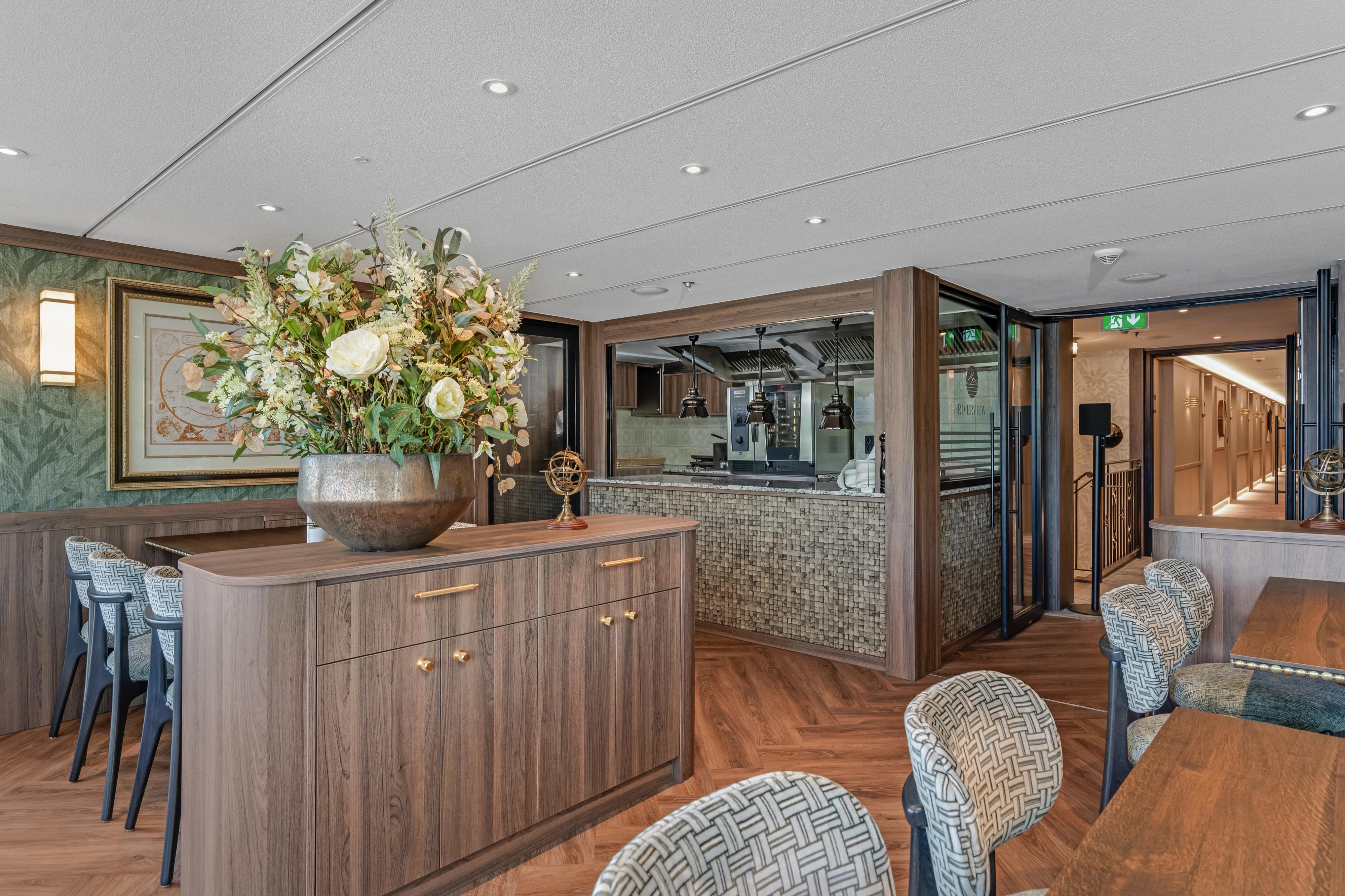 MS Riviera Radiance - Riverview Kitchen